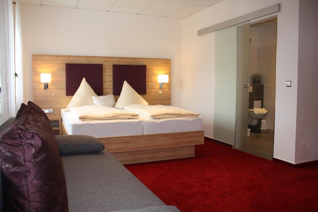 Hotel Zum Kuehlen Grunde Minden  Quarto foto